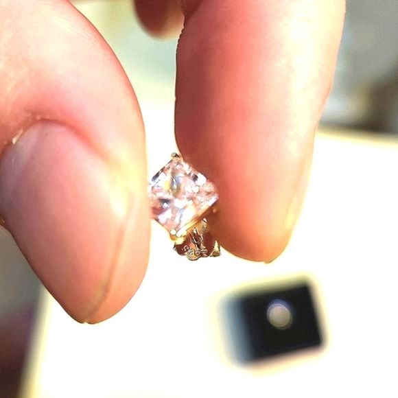 2 CT on 14k Yellow Gold Earrings - Picture 3 of 3